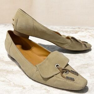 Tod’s Kate Gommino Driving Loafer in Taupe Suede